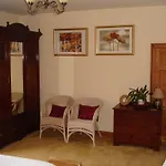 Temple Bed & Breakfast 4*