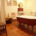 Temple Bed & Breakfast 4*