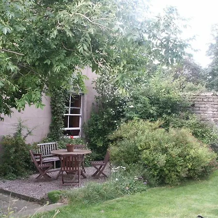 Temple Bed & Breakfast 4*
