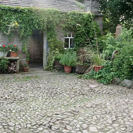 Temple Bed & Breakfast 4*